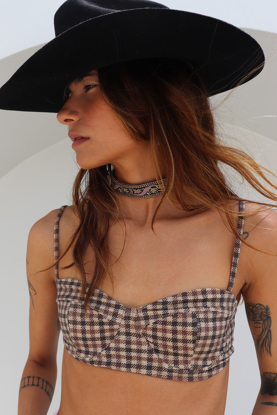BIKINI TOP ARO ASTRAL MALHA XADREZ BROWN ON DEMAND PRAZO 14 DIAS PARA ENVIO