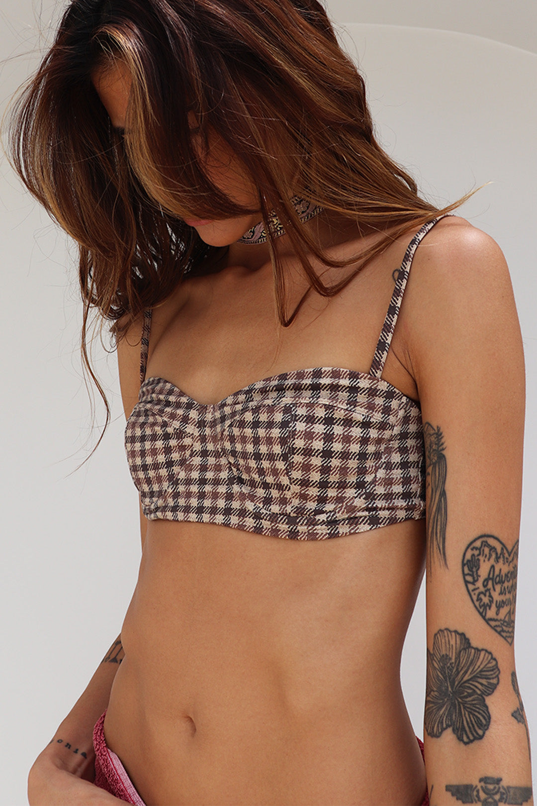 BIKINI TOP ARO ASTRAL MALHA XADREZ BROWN ON DEMAND PRAZO 14 DIAS PARA ENVIO