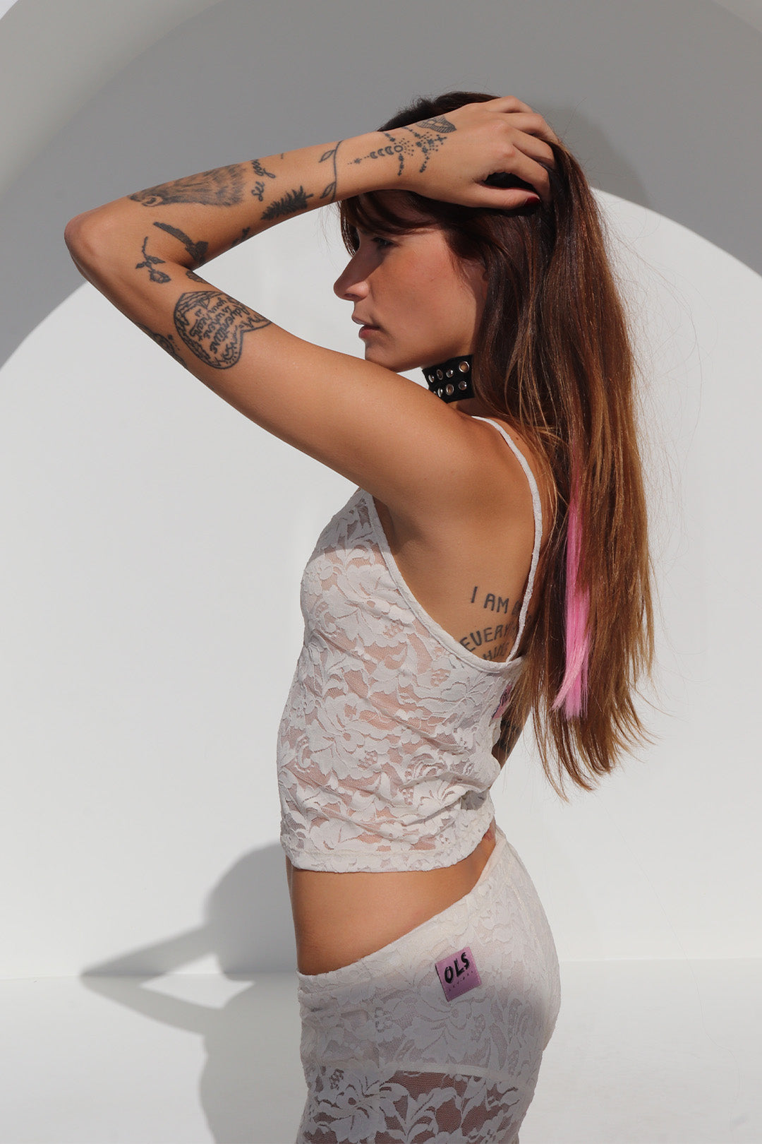 TOP ALLURE LACE OFF