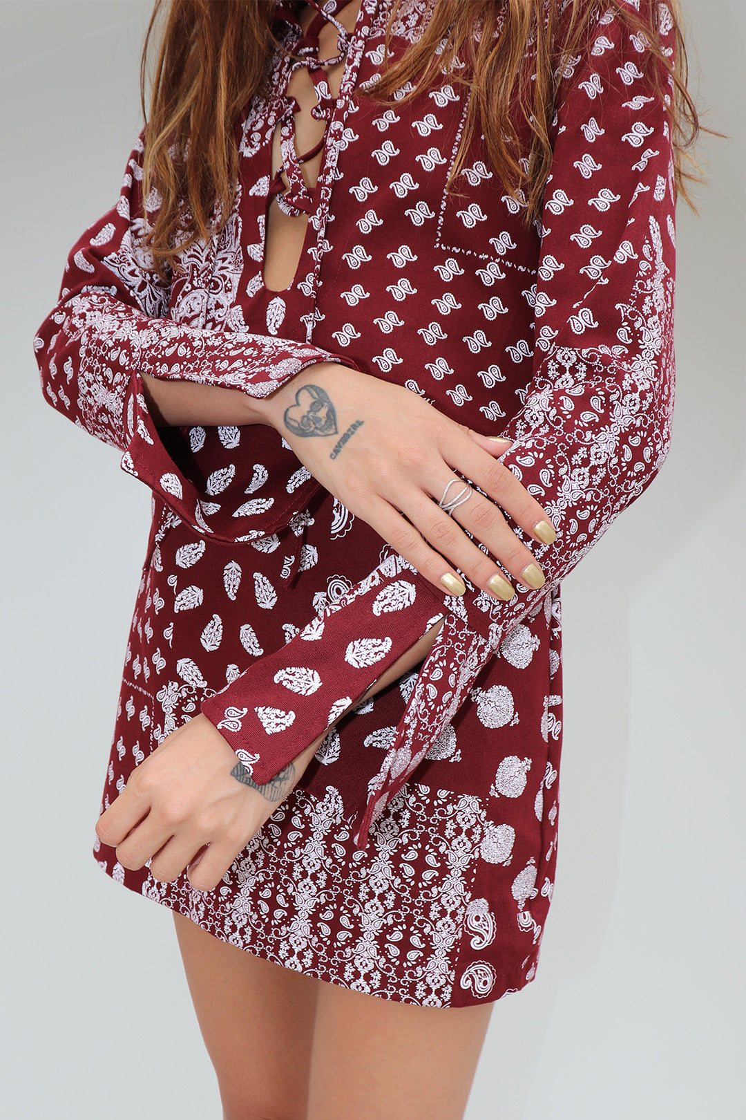 VESTIDO BOHEMIAN ESTAMPADO CASHMERE WINE